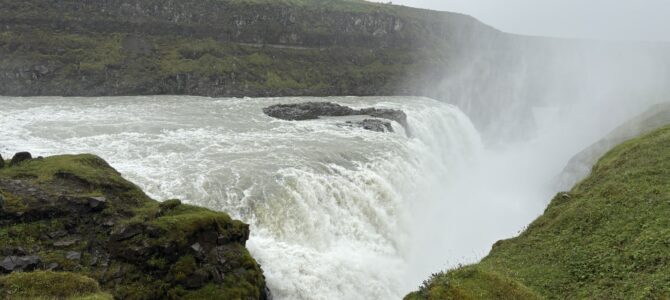 Gullfoss und Geysire